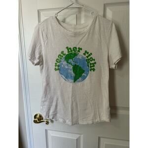 Graphic white V-neck shirt